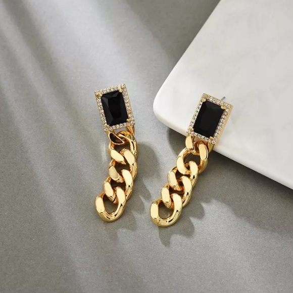 🌟Luxury Gold Plated Black Color Jewelry Set - Picture 3 of 5